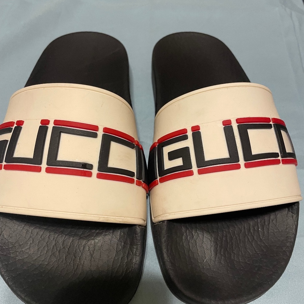 Unisex Gucci slides